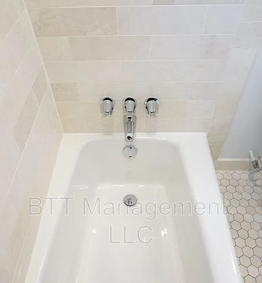 8802 Plymouth St #6 — Photo 34