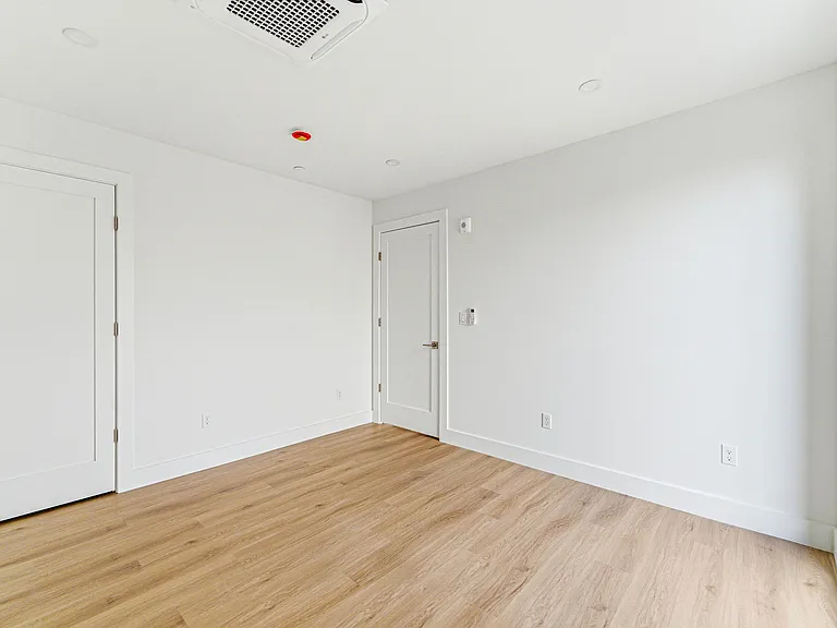 1035 Commonwealth Ave — Photo 61