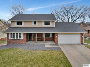 940 Twin Ridge Rd, Lincoln, NE 68510