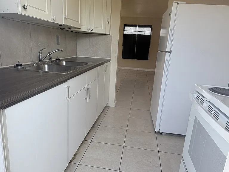 2115 Washington St NE #B — Photo 3