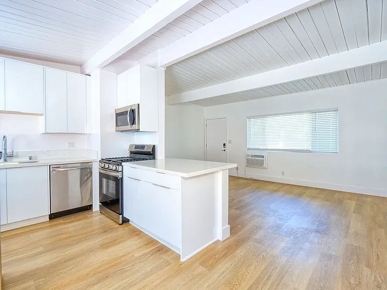 3721 Westwood Blvd — Photo 8
