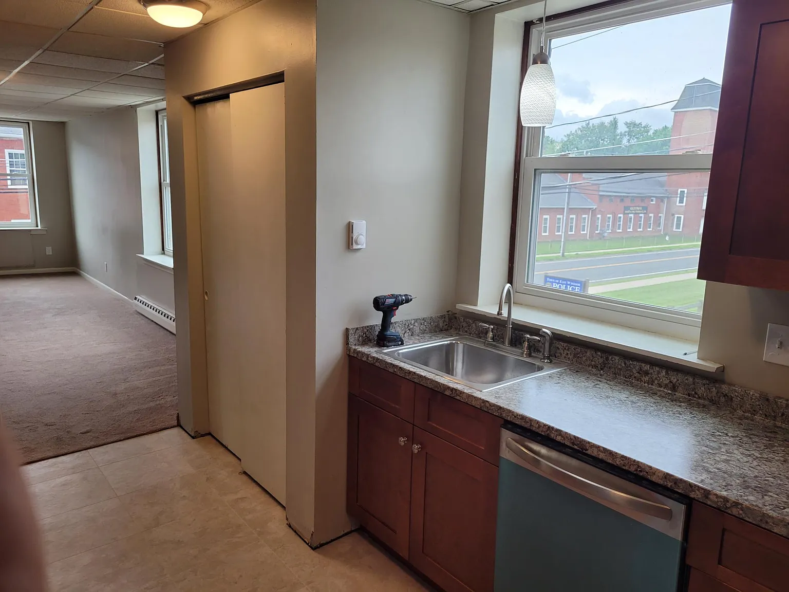 1 bed, 900 sqft, $1,600 — Photo 2