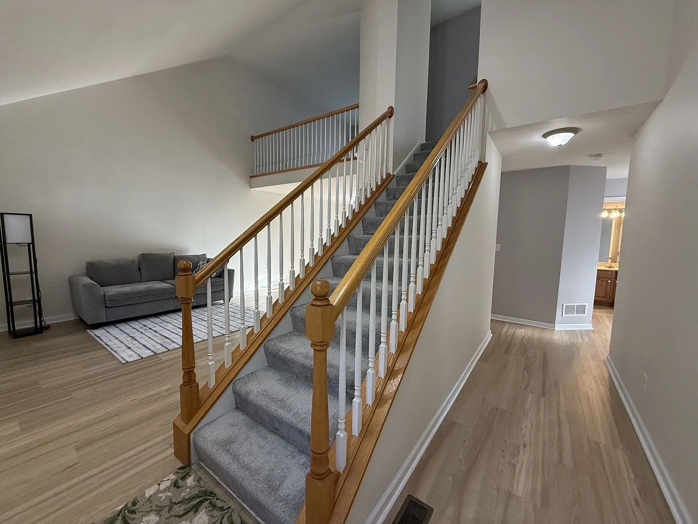Two Bedroom Townhome in Park Forest Village! — Photo 4