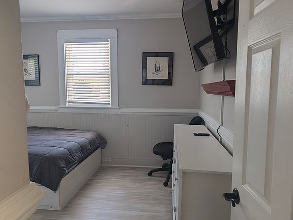 2nd image of 341 55th St