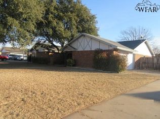 1415 Cardinal Ln, Burkburnett, TX 76354
