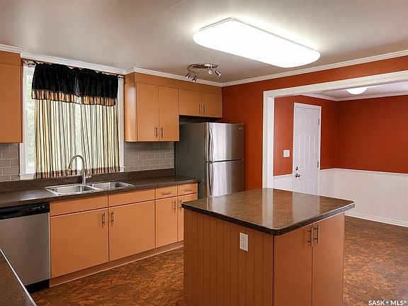 4th image of 620 2nd AVENUE