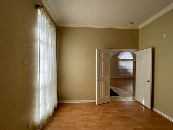 2nd image of 3571 Briargrove Ln