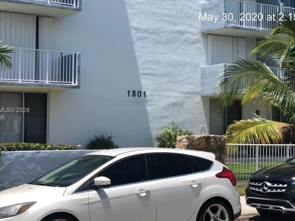 1801 S Treasure Dr, North Bay Village, FL