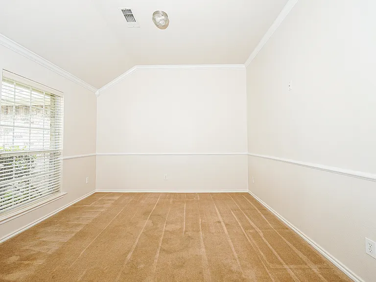 1417 Lowes Farm Pkwy — Photo 4