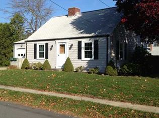 17 Alden Dr, West Warwick, RI 02893