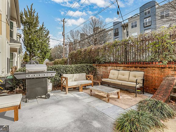 3rd image of 375 Highland Ave NE Unit 505