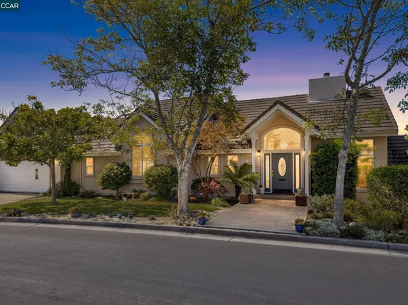 1375 Summit Park Ct, El Cerrito, CA 94530