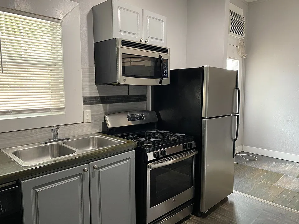 121 Howard St #5B