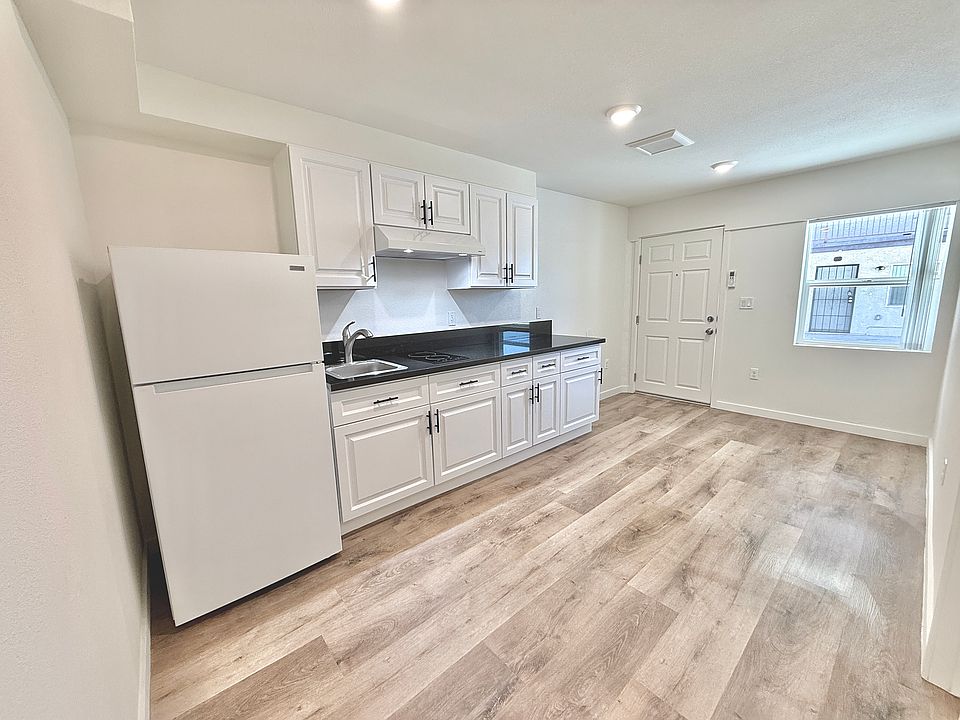 1st image of 11959 Runnymede St #23