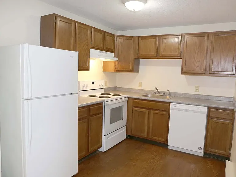 Timber Lake Apartments — Photo 26