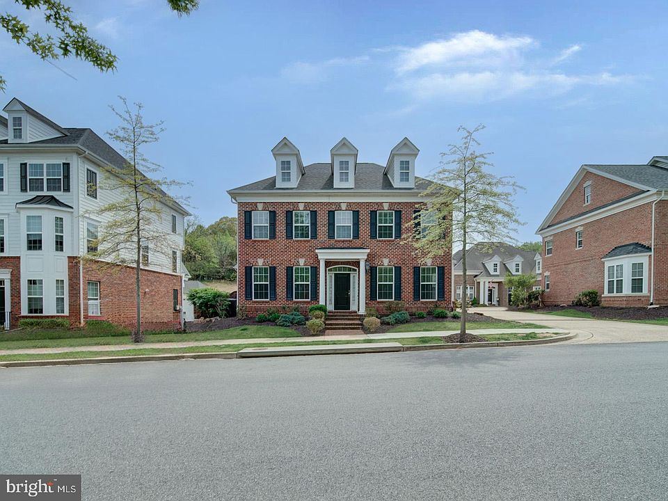 1st image of 228 Buckeye Cir