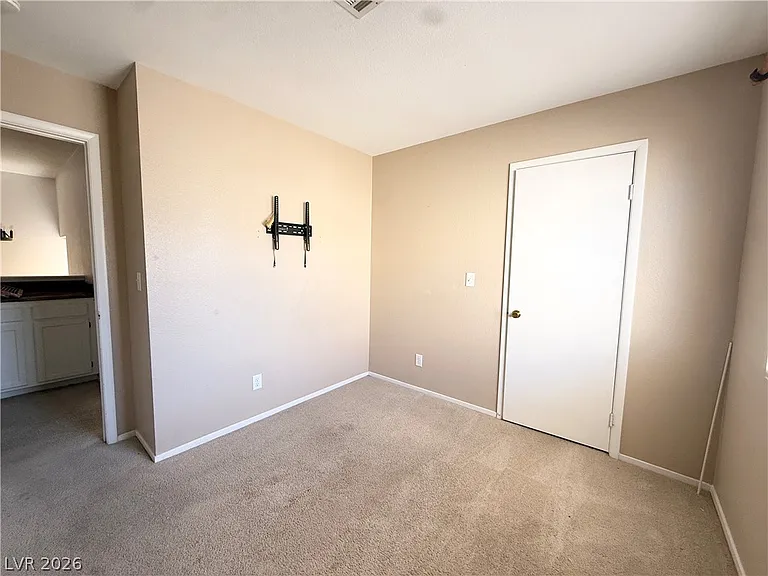 2066 Waverly Cir — Photo 12