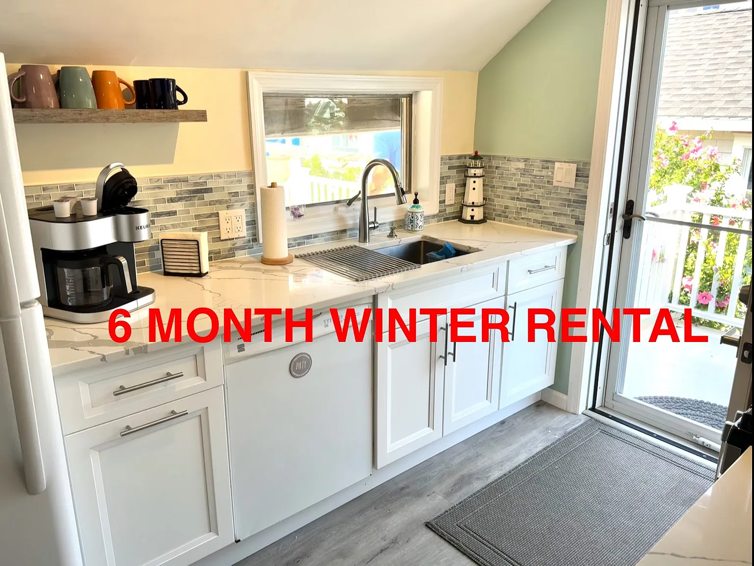 3 bed, 1.5 bath, 800 sqft, $1,900 — Photo 1