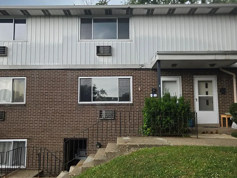 305 Aqua Ct — Photo 23