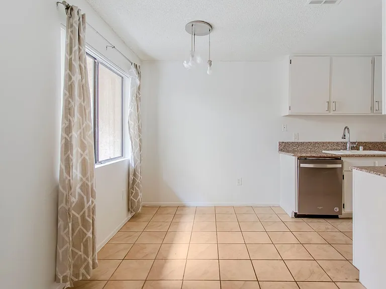 Chatsworth Rent This Now — Photo 34