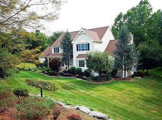 320 Kelly Dr, Branchburg, NJ 08853