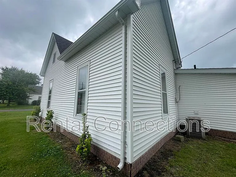 402 S Bentley St — Photo 8