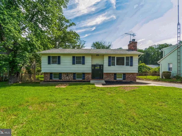 8013 Long Hill Rd, Pasadena, MD 21122