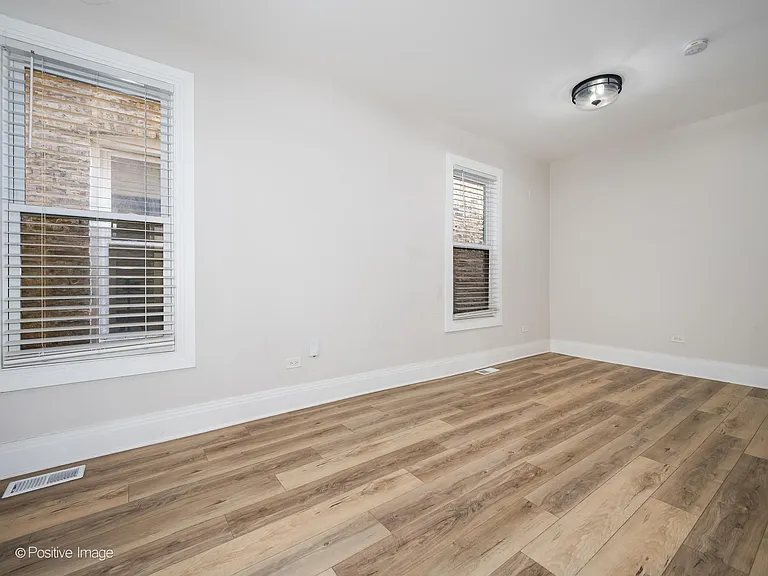 3546 W Beach Ave #1 — Photo 14