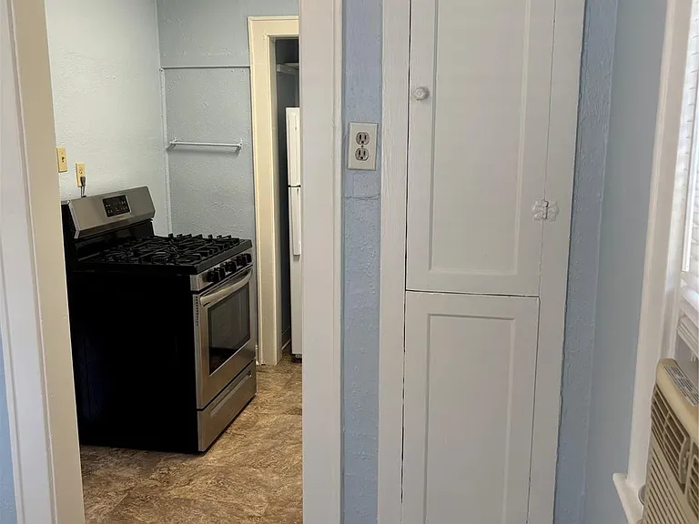4304 Pease St #1/2 — Photo 9