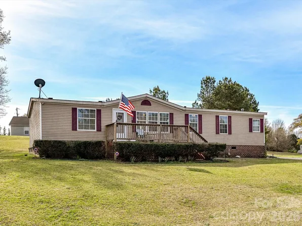 1565 Foxbrook Cir, Lancaster, SC 29720