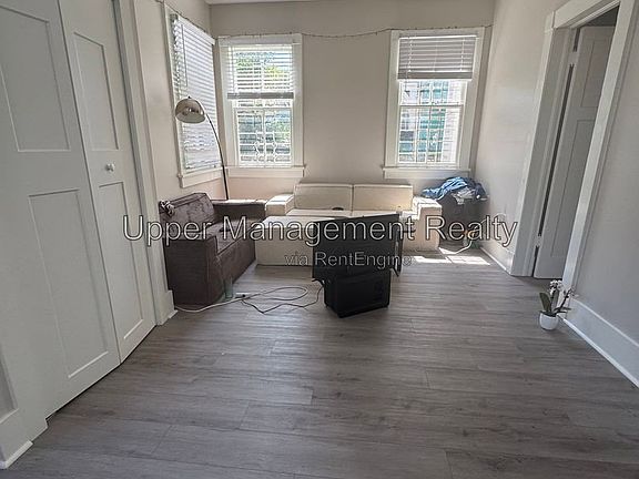 4th image of 7212 Oak St