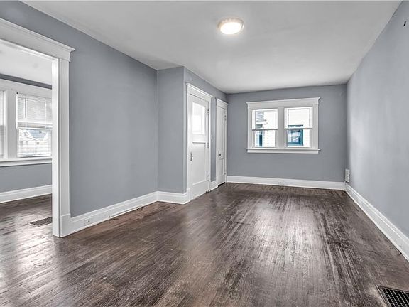 4th image of 185 Hutchinson Ave