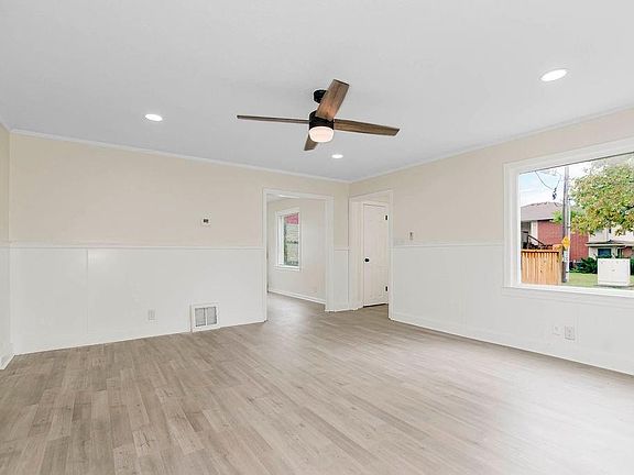 4th image of 3010 W 46th Ave