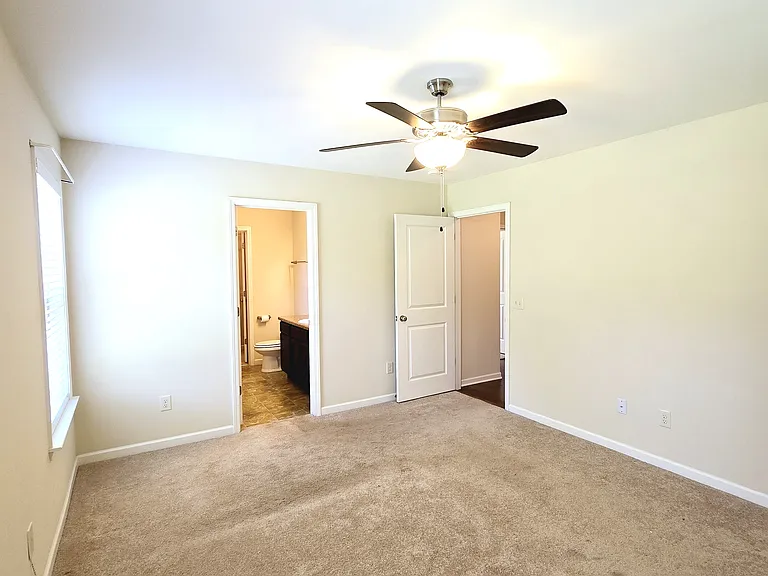 218 N Stonegate Dr — Photo 11
