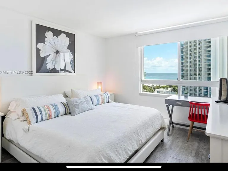 400 S Pointe Dr #1102 — Photo 26