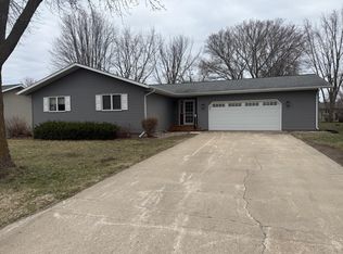 808 E Oak St, Redwood Falls, MN 56283
