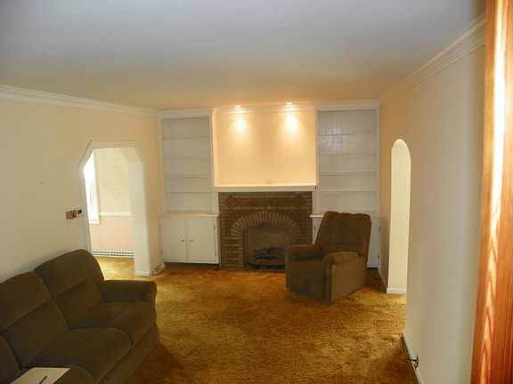 Large living room with crown