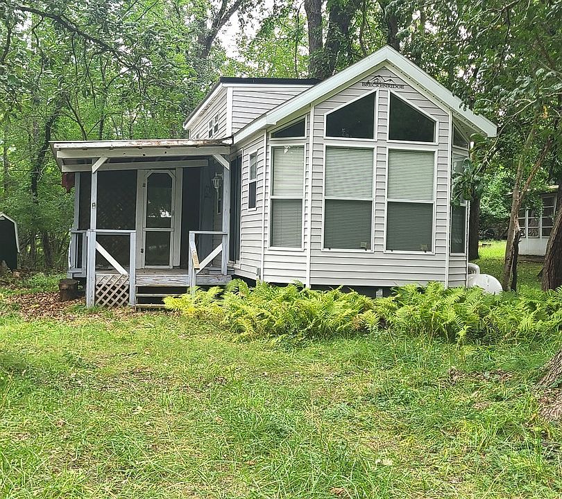 1st image of 27/125 Woodhaven Dr E