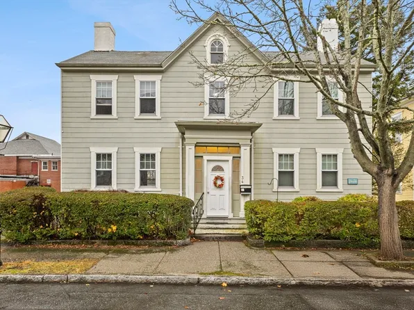 34 7th St, New Bedford, MA 02740