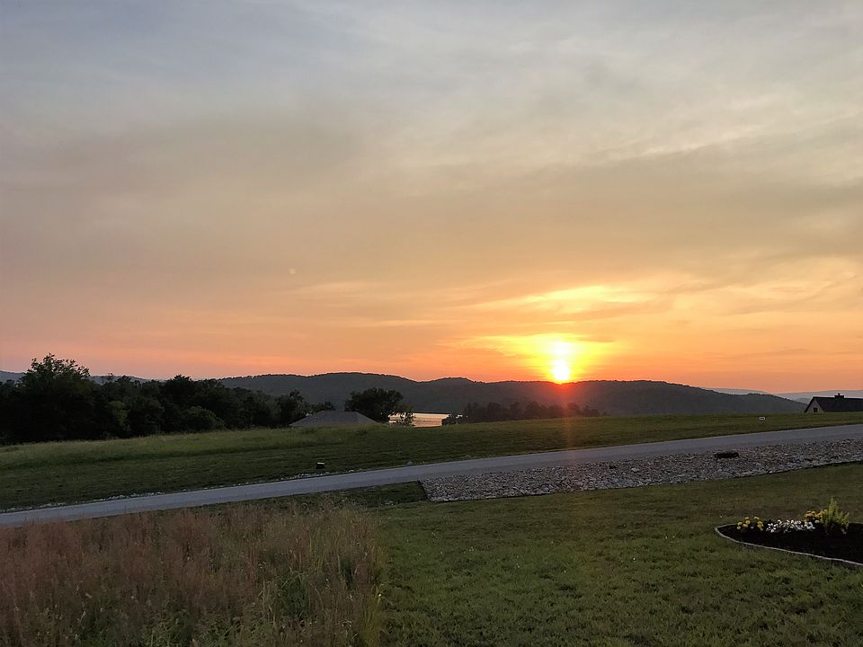 1st image of Majestic View Dr