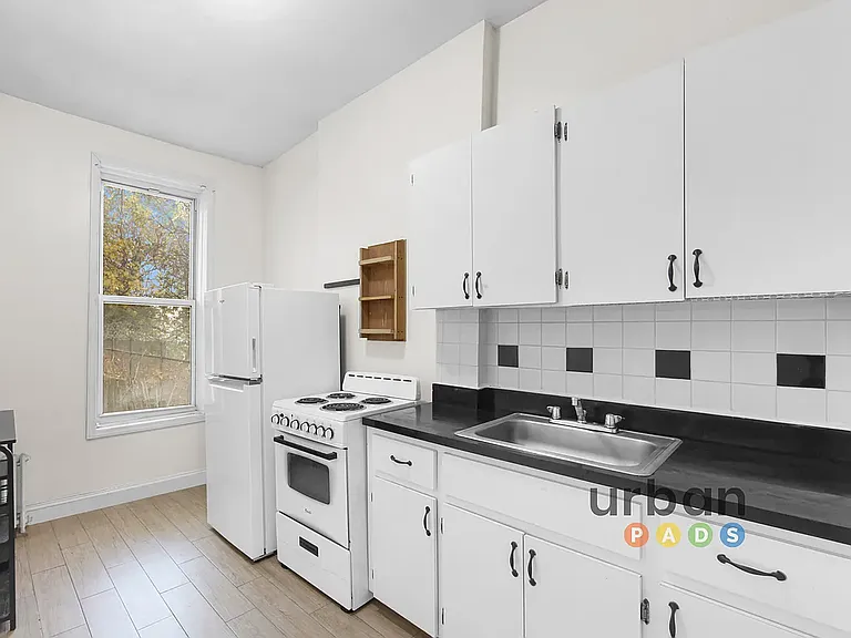 589 Saint Johns Pl #1 — Photo 3