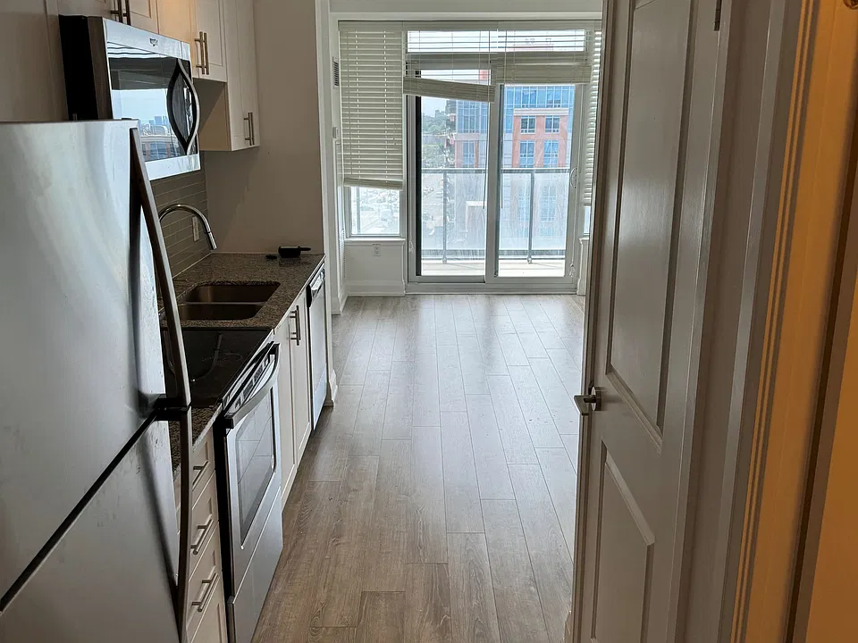 2800 Keele St #809