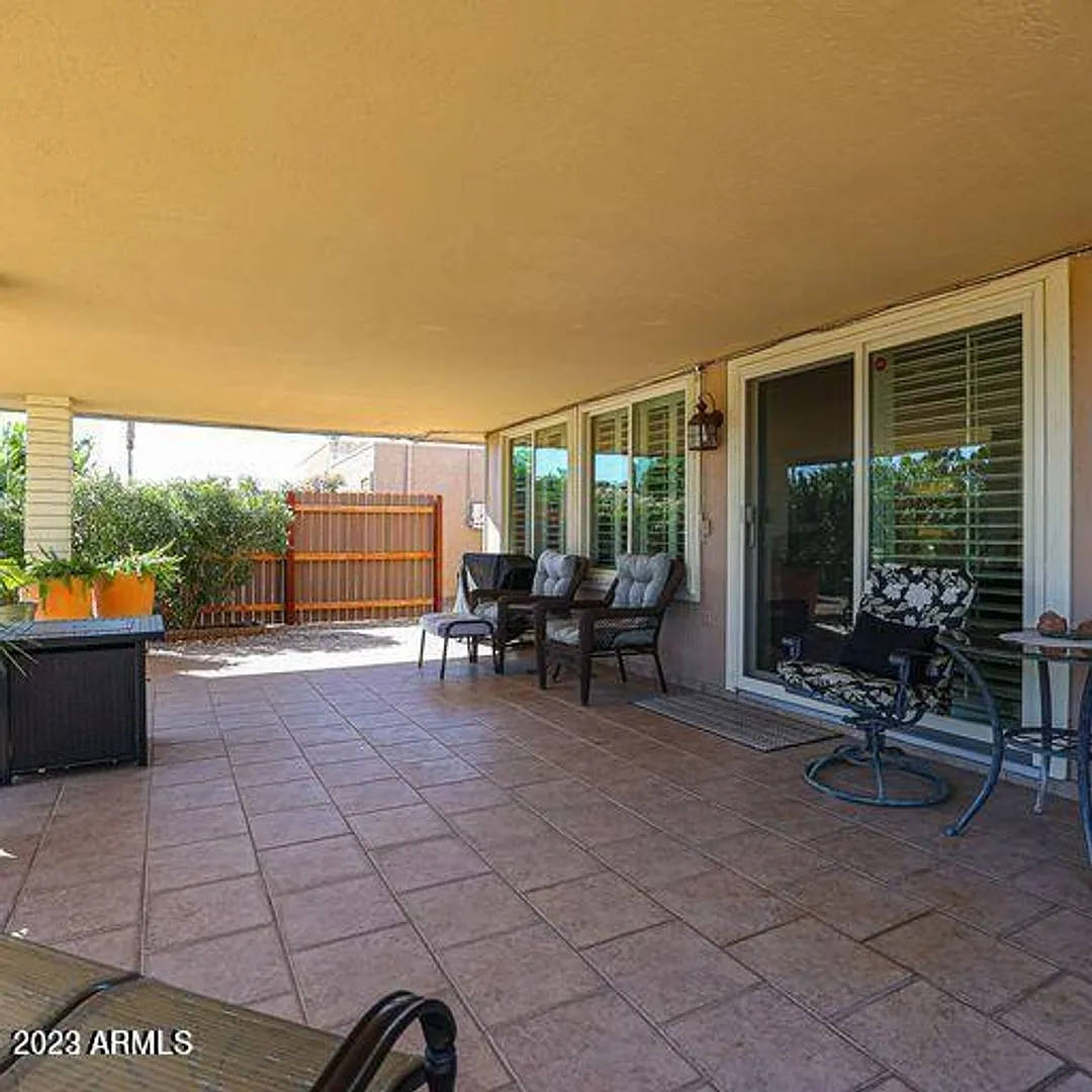 Large 2 Bedroom 55+ in Sun City — Photo 4