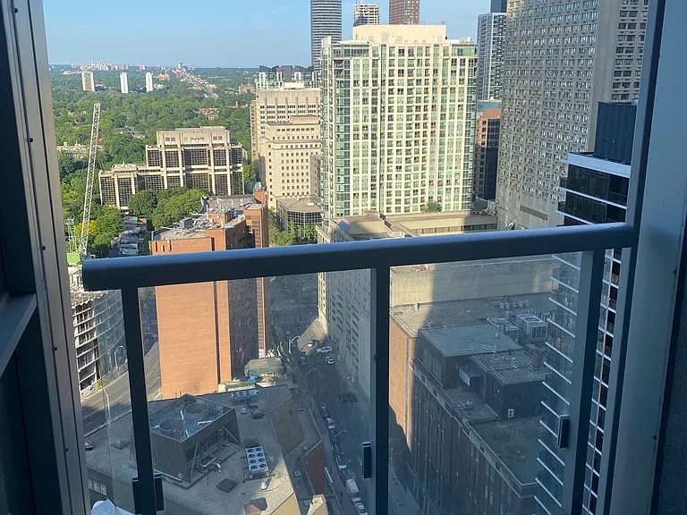 1 Yorkville Ave #2811 — Photo 8