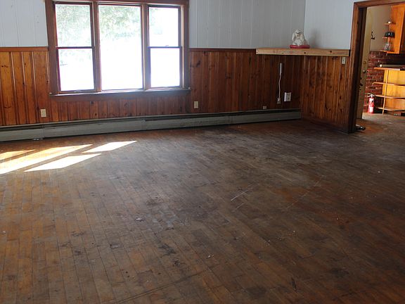 4th image of 410 Station Road