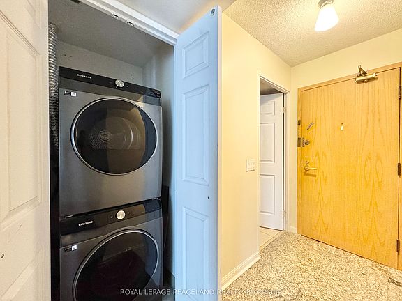 5th image of 24 Wellesley St W #1709