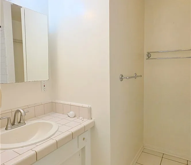 182 E Green St — Photo 18