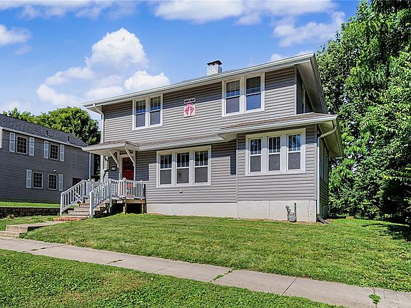 2nd image of 210 Bishop St