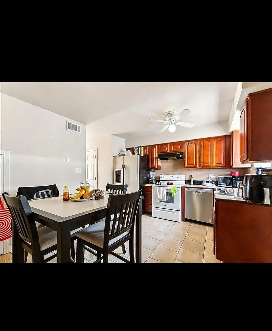 1225 Mehle St — Photo 3