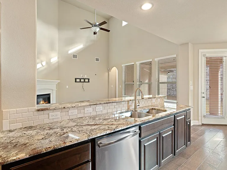4205 Front Range Ln — Photo 14